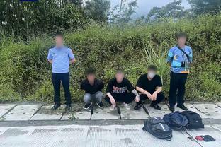 记者：无论对阵瓦伦西亚结果如何，拉波尔塔都不会解雇哈维